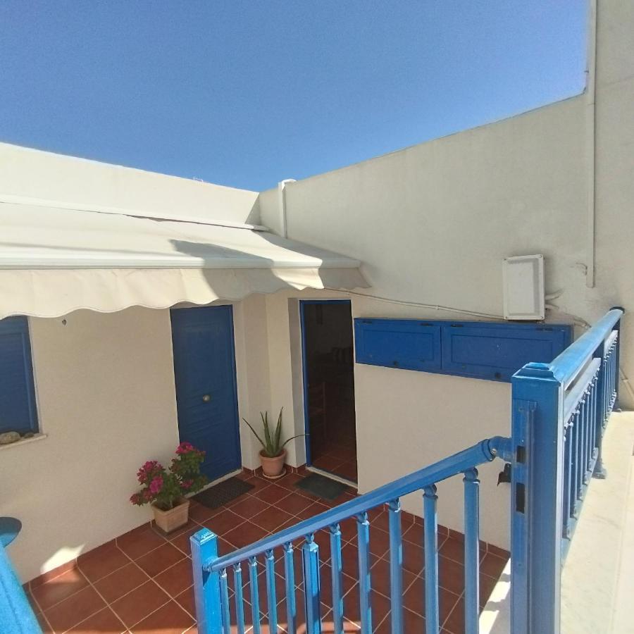 Light Blue Apartment Makrýgialos Екстериор снимка